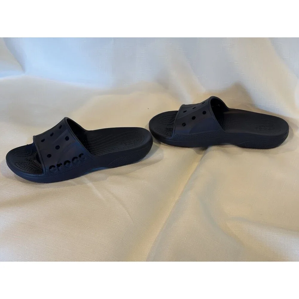 Crocs Men’s Blue Rubber Slide Sandals Slip-On Logo Accent US Size 4 women size 6